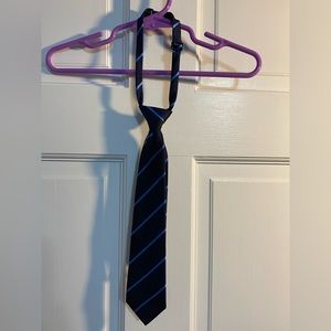 Child’s tie with velcro fastener